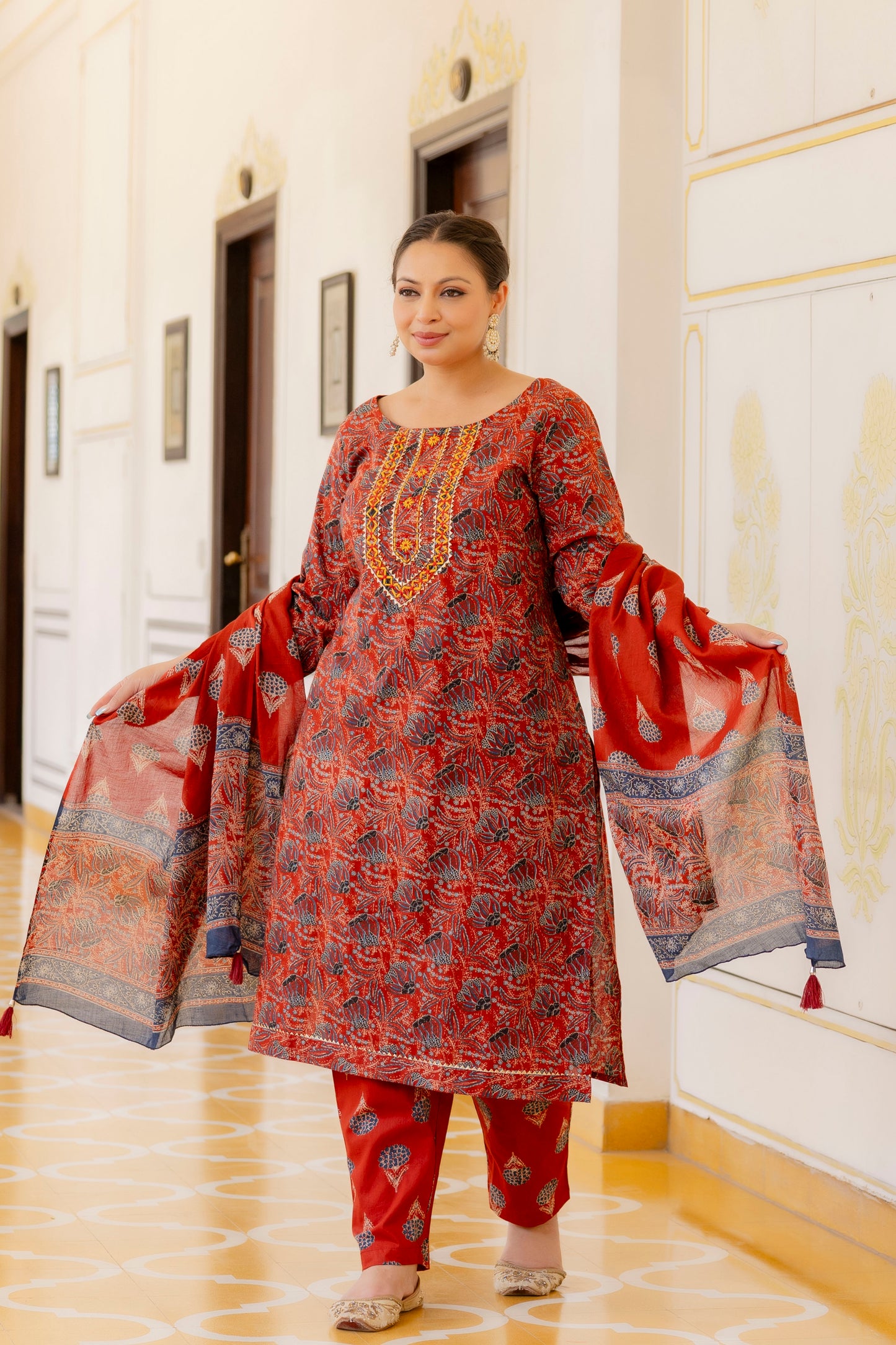 Red Printed Kurta pant Dupatta Set (Cotton)