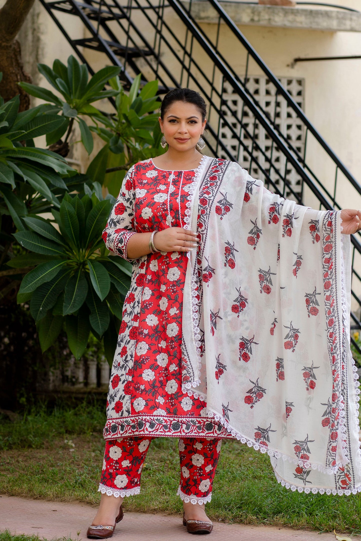 Red Printed Kurta pant Dupatta Set (Cotton)