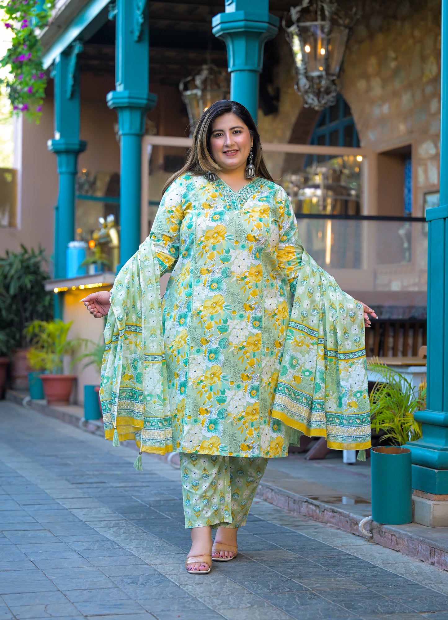 Off White Printed Kurta pant Dupatta Set (Cotton)