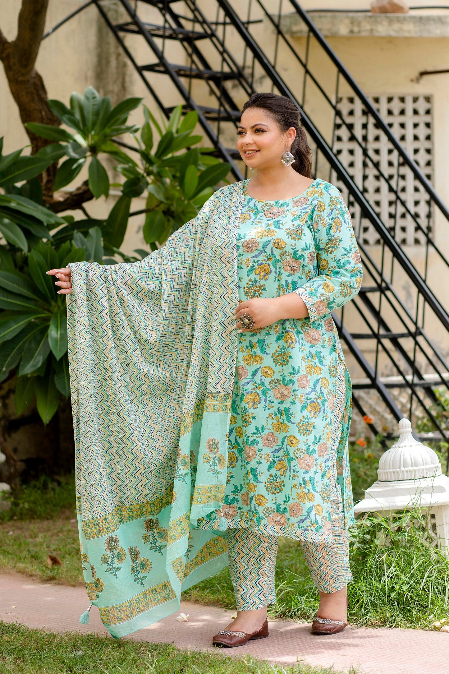 Light Green Printed Kurta pant Dupatta Set (Cotton)