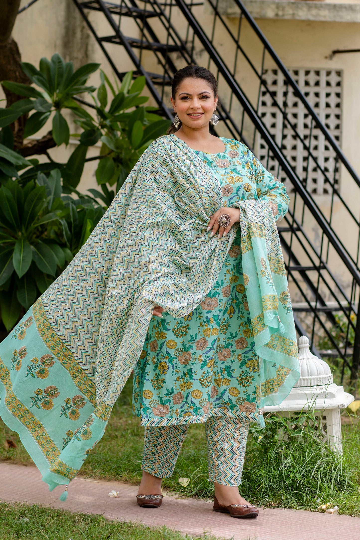 Light Green Printed Kurta pant Dupatta Set (Cotton)