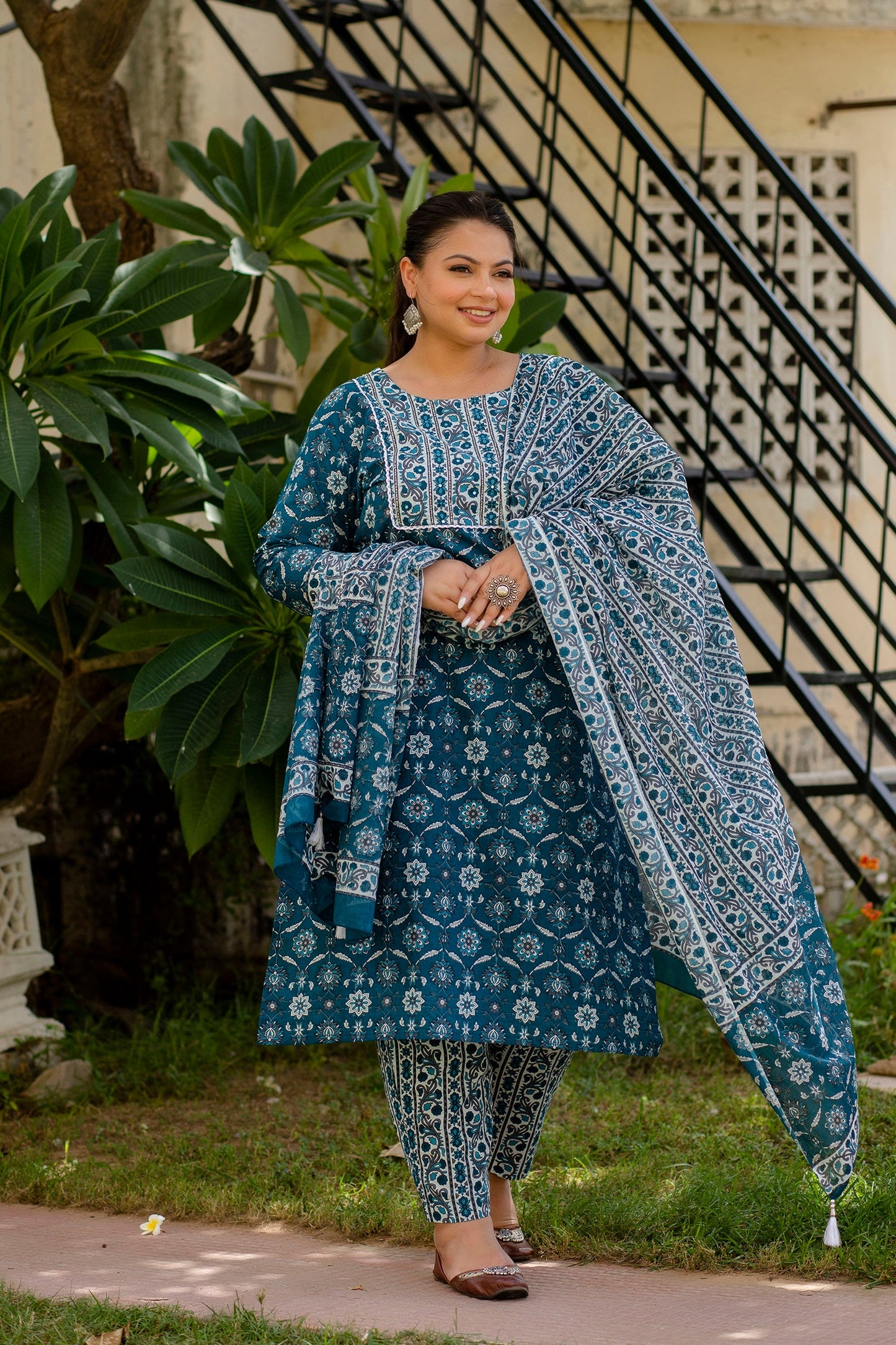 Blue Printed Kurta pant Dupatta Set (Cotton)